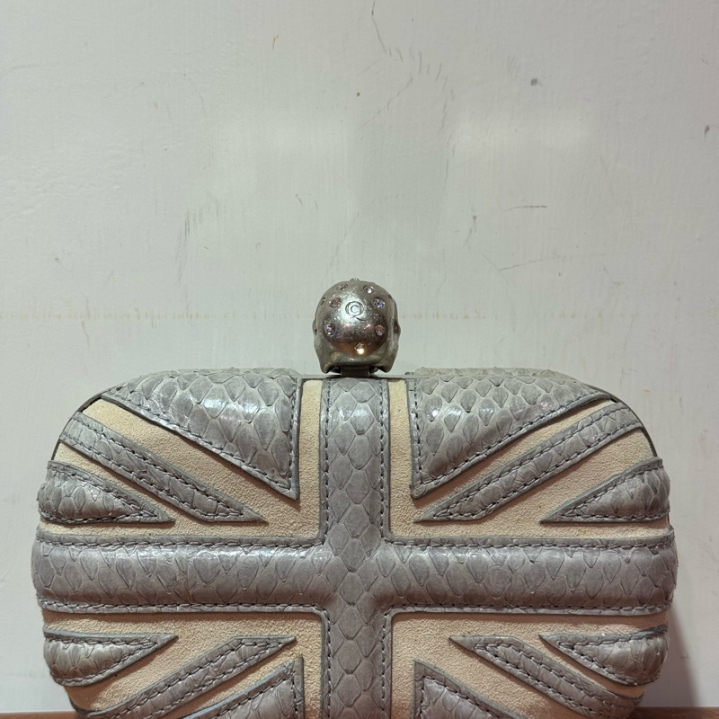 Alexander McQueen 骷髏頭手拿包-1
