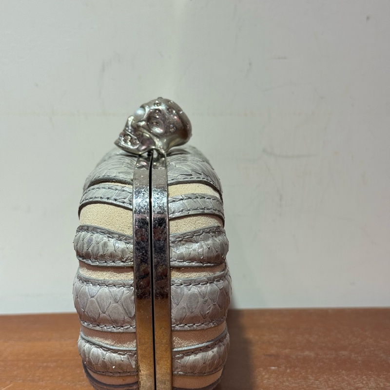 Alexander McQueen 骷髏頭手拿包-3