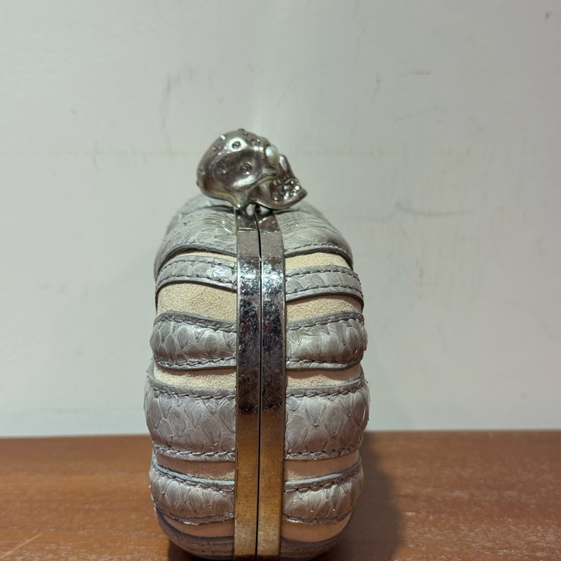 Alexander McQueen 骷髏頭手拿包-8