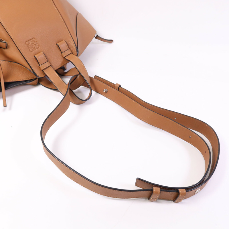 LOEWE 牛皮皮革Hammock銀扣肩背袋-8