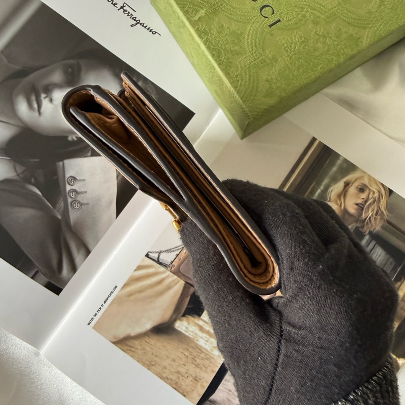 Marmont 金色標誌粒紋皮革釦式二折短夾(裸粉色)-4