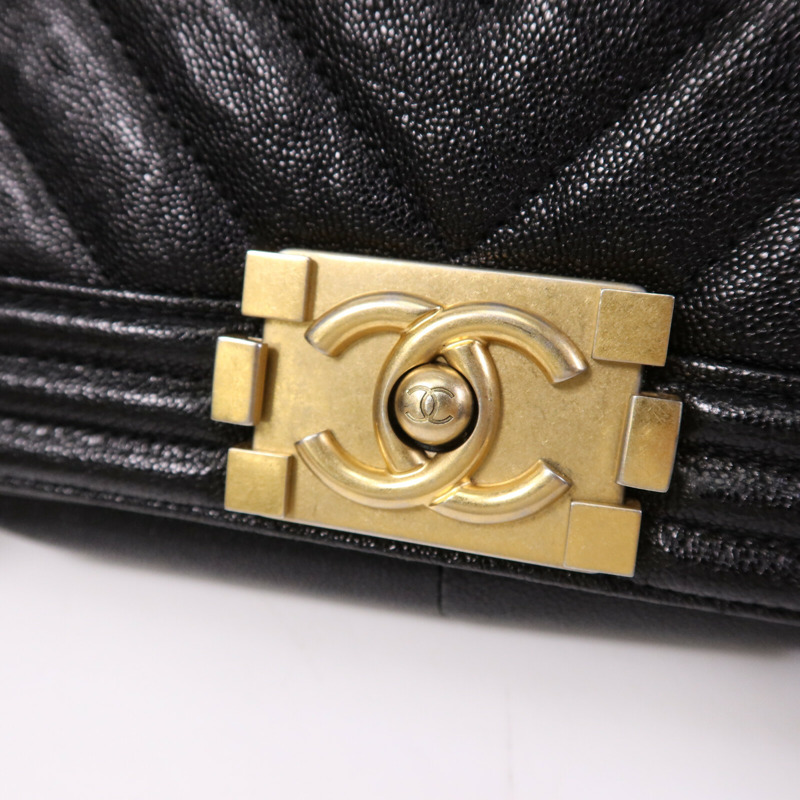 CHANEL 牛皮皮革Boy 25金扣鏈帶肩背袋-6