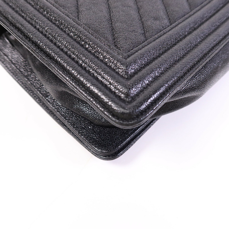 CHANEL 牛皮皮革Boy 25金扣鏈帶肩背袋-12