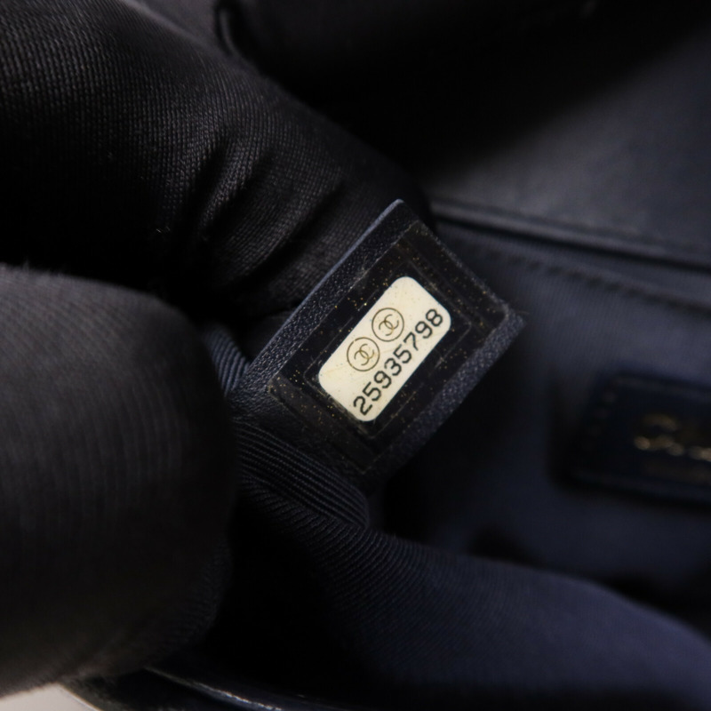 CHANEL 羊皮皮革Boy 20金扣鏈帶肩背袋-7