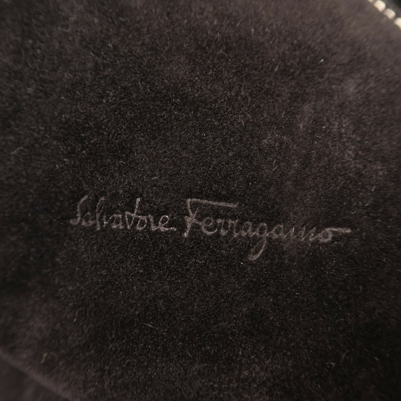 Salvatore Ferragamo 麂皮皮革Shoulder Bag銀扣肩背袋-7