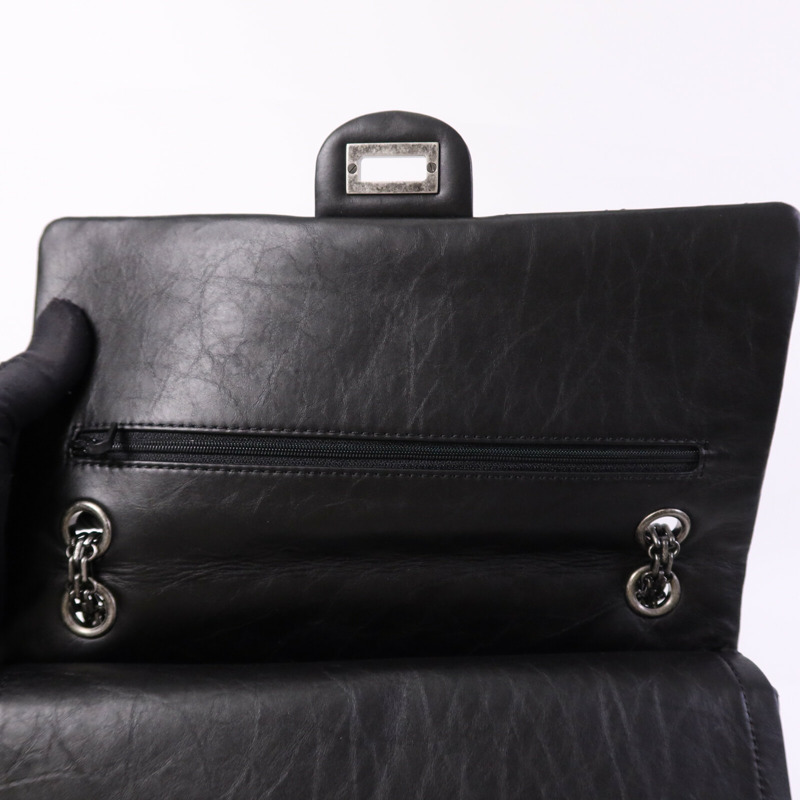 CHANEL 牛皮皮革2.55 Medium銀扣鏈帶肩背袋-14