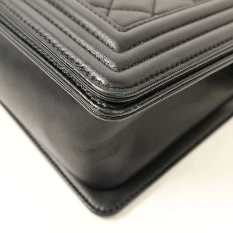 CHANEL 羊皮皮革Boy 25銀扣鏈帶肩背袋-11