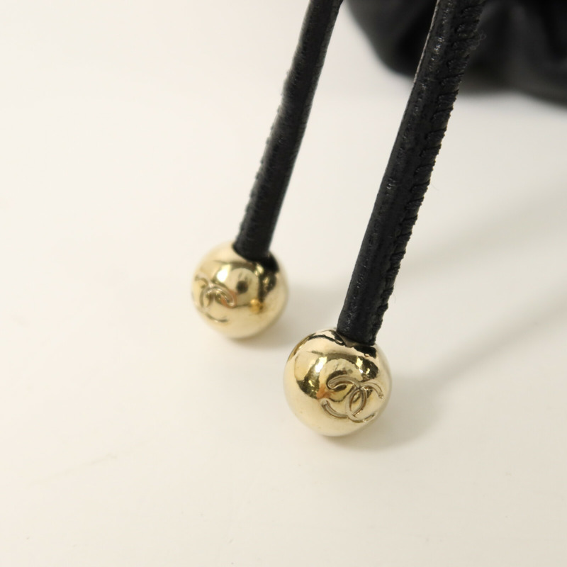 CHANEL 羊皮皮革Bucket Bag金扣鏈帶肩背袋-11