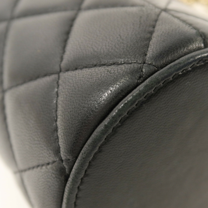 CHANEL 羊皮皮革Bucket Bag金扣鏈帶肩背袋-14