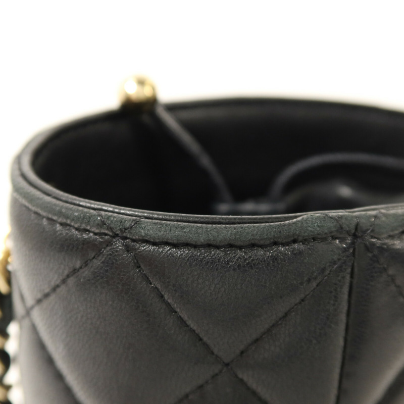 CHANEL 羊皮皮革Bucket Bag金扣鏈帶肩背袋-16