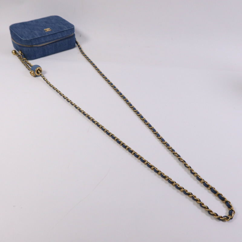 CHANEL 牛仔布Pearl Crush金扣鏈帶肩背袋-9
