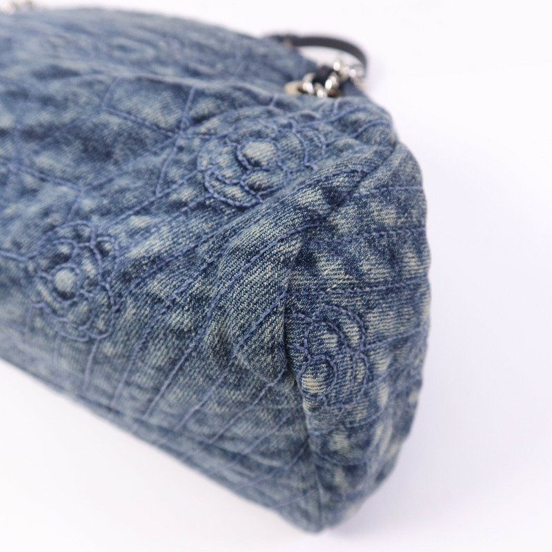 CHANEL 牛仔布Chain Shoulder Bag銀扣鏈帶肩背袋-10