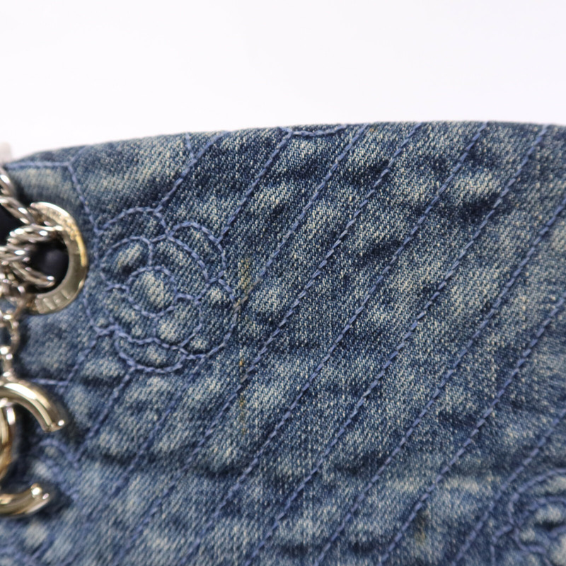CHANEL 牛仔布Chain Shoulder Bag銀扣鏈帶肩背袋-14