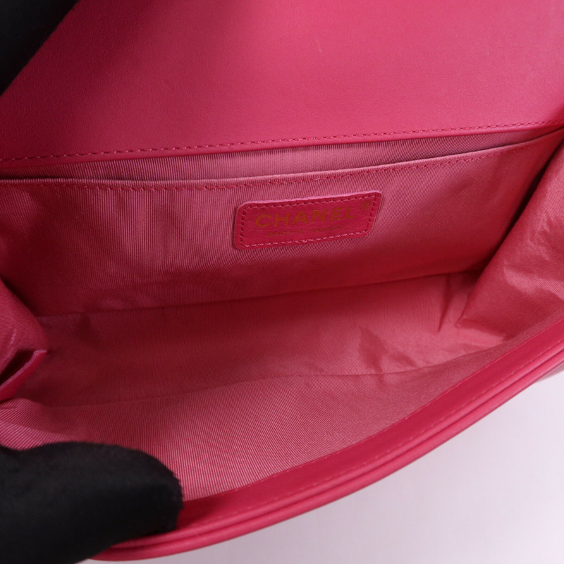 CHANEL 羊皮皮革Boy 25金扣鏈帶肩背袋-4