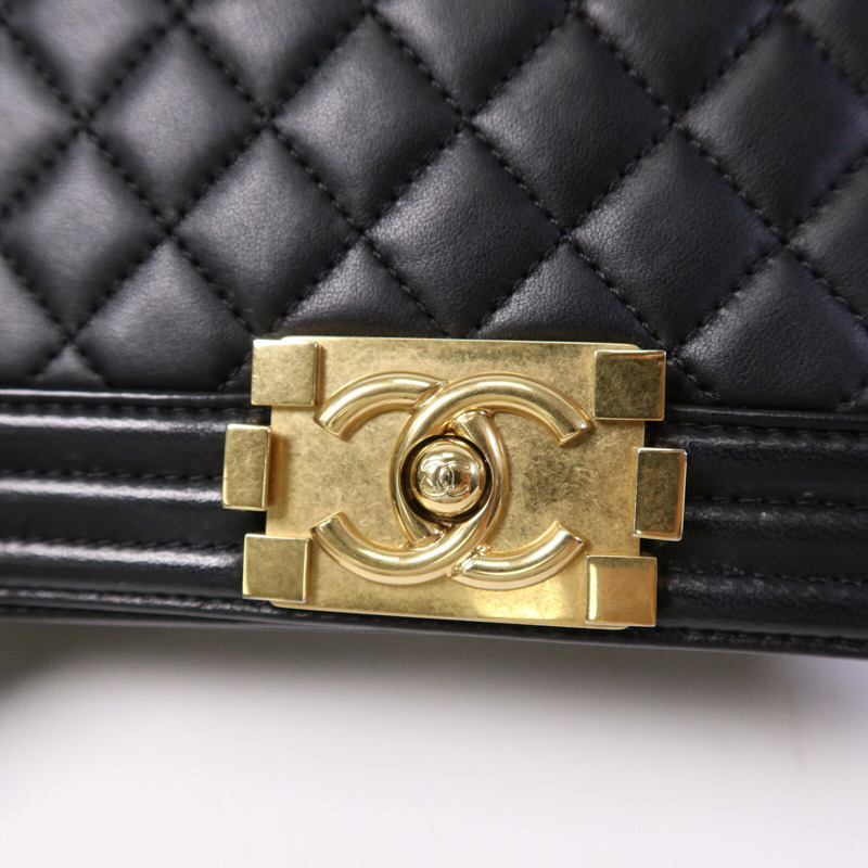 CHANEL 羊皮皮革Boy 25金扣鏈帶肩背袋-6