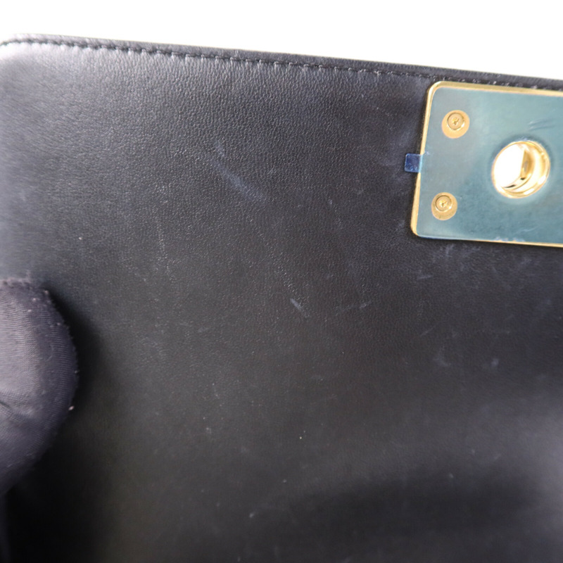 CHANEL 羊皮皮革Boy 25金扣鏈帶肩背袋-17