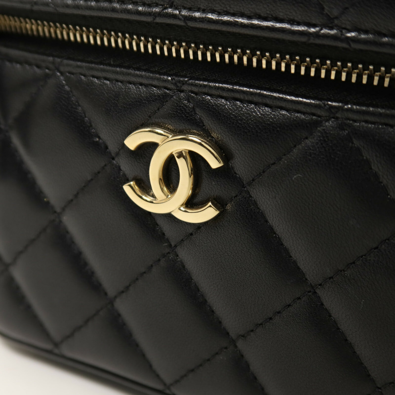 CHANEL 羊皮皮革Vanity Case金扣鏈帶手挽肩背袋-10