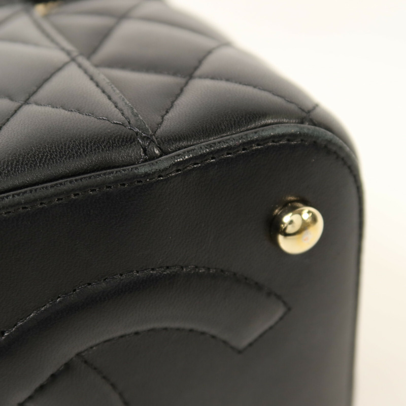 CHANEL 羊皮皮革Vanity Case金扣鏈帶手挽肩背袋-14