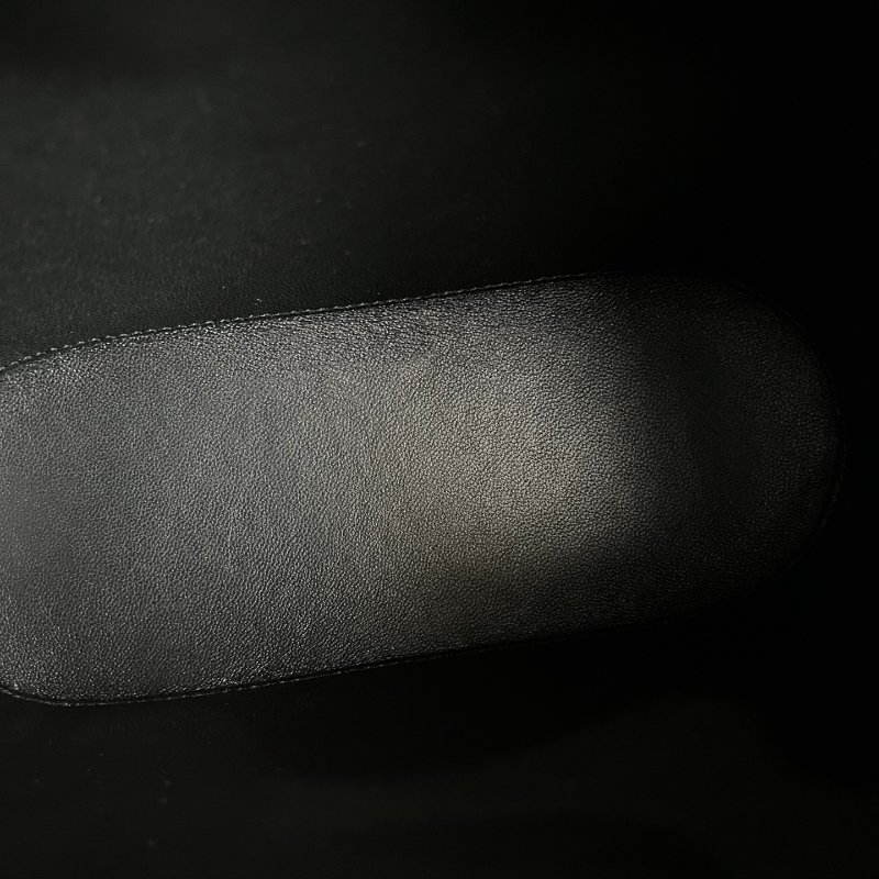 VALENTINO 黑色水桶側肩包-6