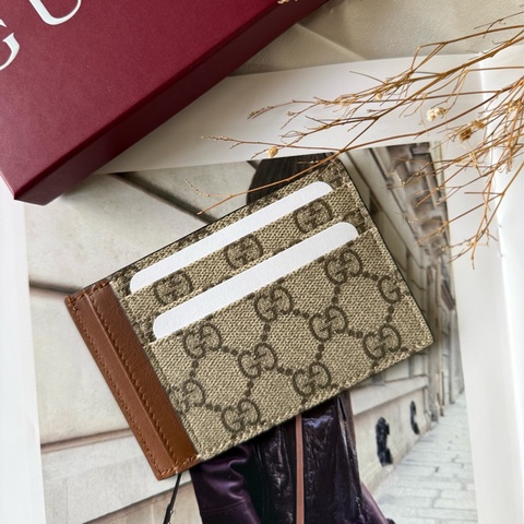 GG Emblem 塗層帆布及皮革多卡卡片夾(米色/深棕色)
