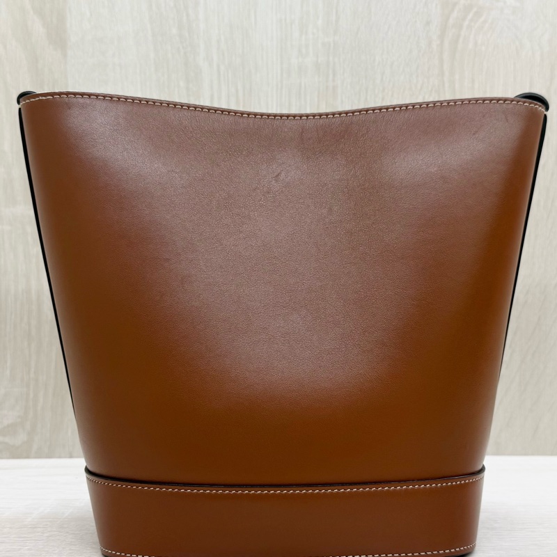 CELINE包包咖啡牛皮凱旋門logo小號水桶包-17