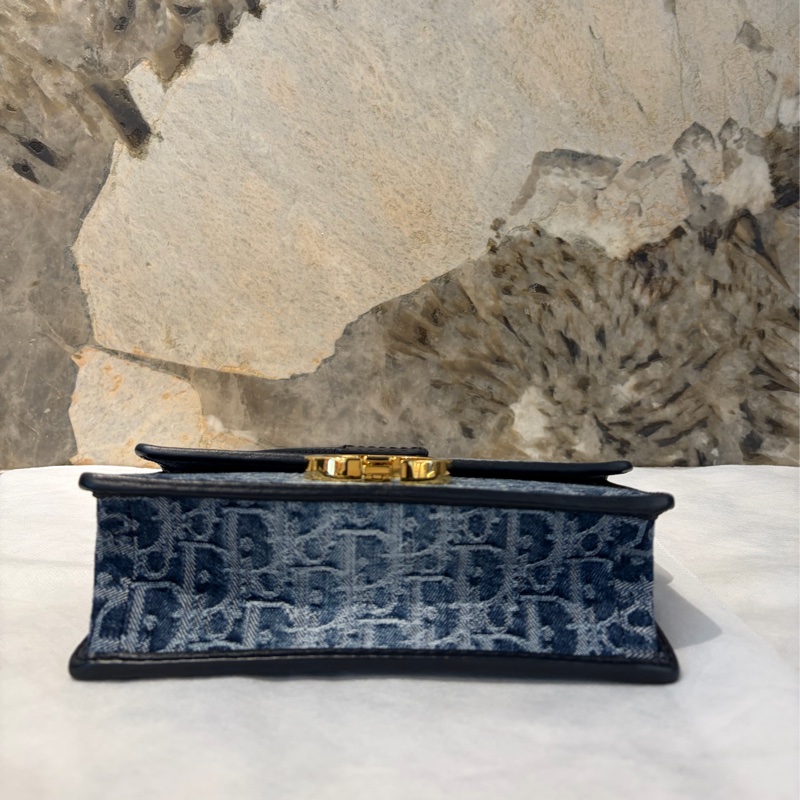 Dior 單寧布蒙田East West 金釦掀蓋斜背包-5