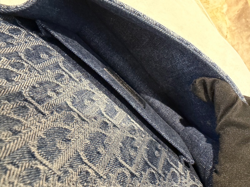 Dior 單寧布蒙田East West 金釦掀蓋斜背包-11