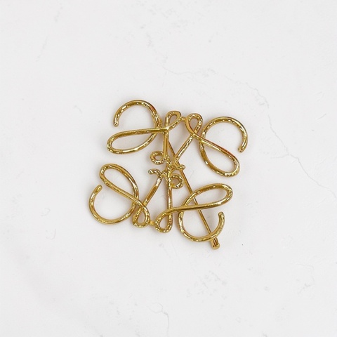 莉亞精品♡Loewe 胸針 金 近新美品