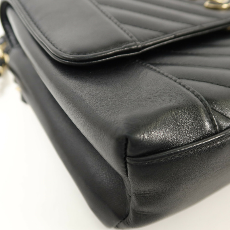 CHANEL 牛皮皮革Chain Shoulder金扣鏈帶肩背袋-10