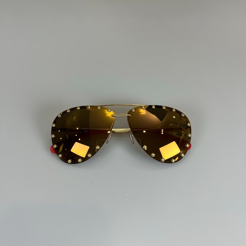 LV Z0922U 金鉚釘紅鏡腳墨鏡-0