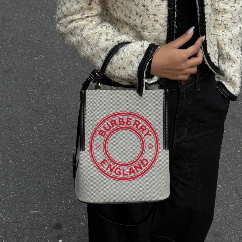 【全新品🎁】 Burberry 專櫃新款 水桶包餓 斜背包 （專櫃83,000）-21