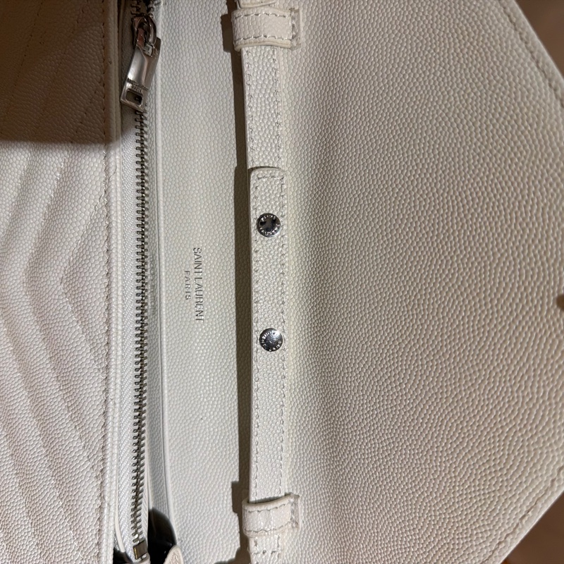 YSL 白色魚子醬信封包(白色稀有款）｜MONOGRAM WOC 銀扣｜近全新 僅用一次 可斜背｜Saint Laurent-12