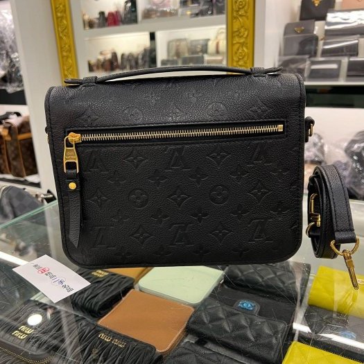 東區正精品㊣LV M44071METIS 黑色全皮壓紋紅邊金釦信封釦郵差包斜背包兩用包 RZ6264-5
