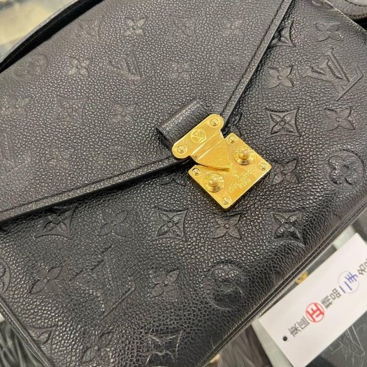 東區正精品㊣LV M44071METIS 黑色全皮壓紋紅邊金釦信封釦郵差包斜背包兩用包 RZ6264-7