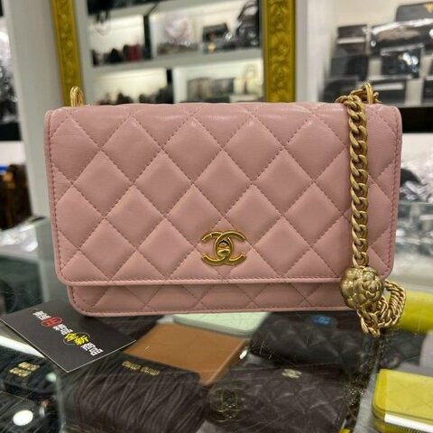 東區正精品㊣CHANEL AP3297 WOC 全新香奈兒粉紅色小羊皮山茶花調節鏈金球金釦 肩背包晚宴包斜背包 RZ6214