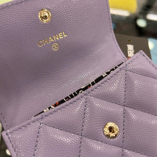 東區正精品㊣CHANEL AP4088 全新香奈兒薰衣草紫色荔枝牛皮金釦釦子內裏迴紋針圖雙層卡片夾零錢包 RZ6263-2