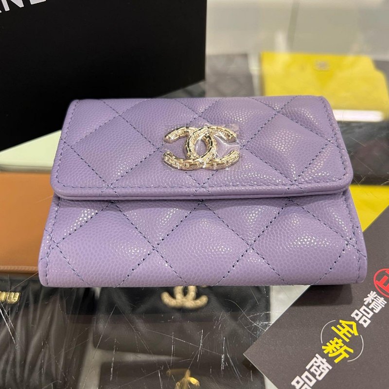 東區正精品㊣CHANEL AP4088 全新香奈兒薰衣草紫色荔枝牛皮金釦釦子內裏迴紋針圖雙層卡片夾零錢包 RZ6263-6