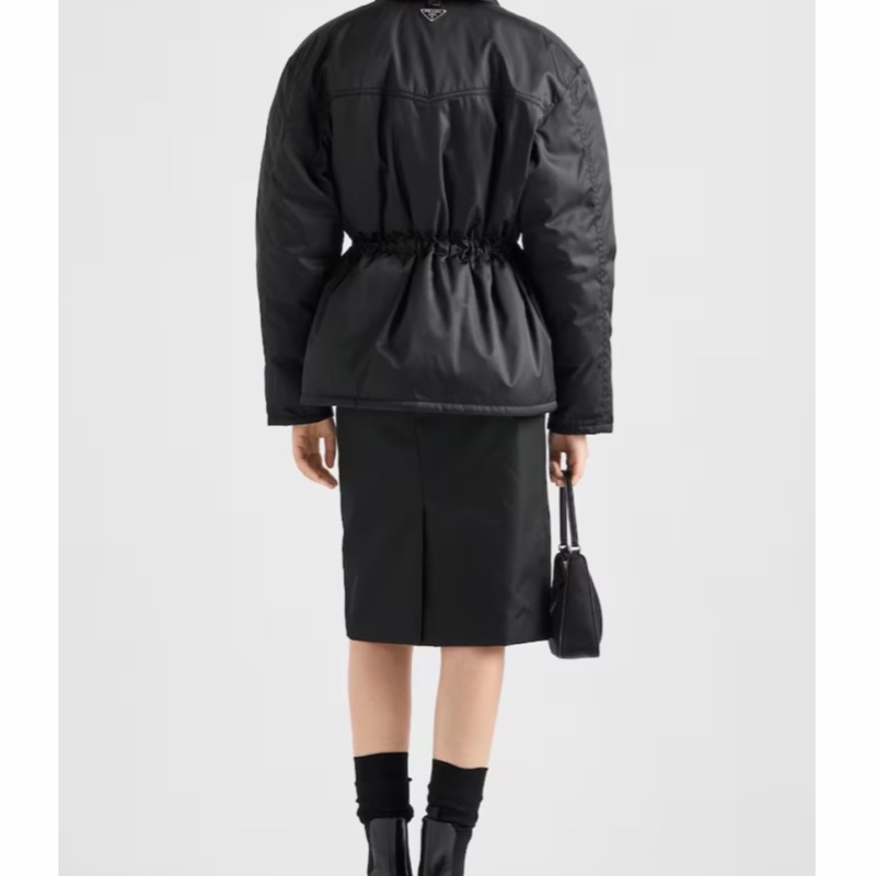 Prada 女士 拉鍊羽絨服IT-36 IT-38 IT-40 IT-42 IT-46碼模特身高178CM,穿著38碼-1