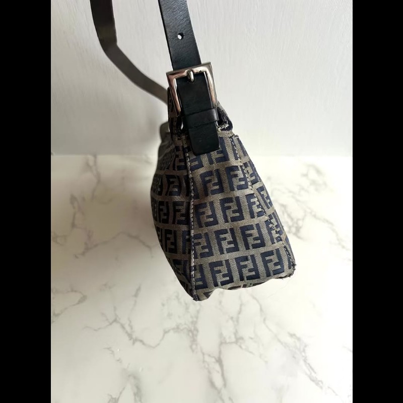 【LA LUNE】中古包 Fendi灰黑色老花法棍包 側背包 腋下包 皮革包 單肩包二手-2