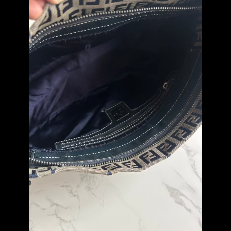 【LA LUNE】中古包 Fendi灰黑色老花法棍包 側背包 腋下包 皮革包 單肩包二手-7