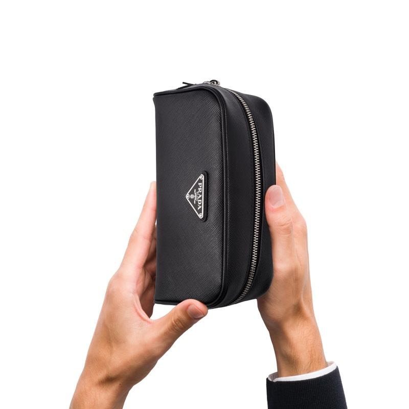 Prada 男士 Saffiano手拿包均碼碼長：19cm、寬：7.5cm、高：9cm-2