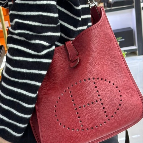 Hermes 酒紅色🄾刻Evelyne 29  斜背 肩背都可以