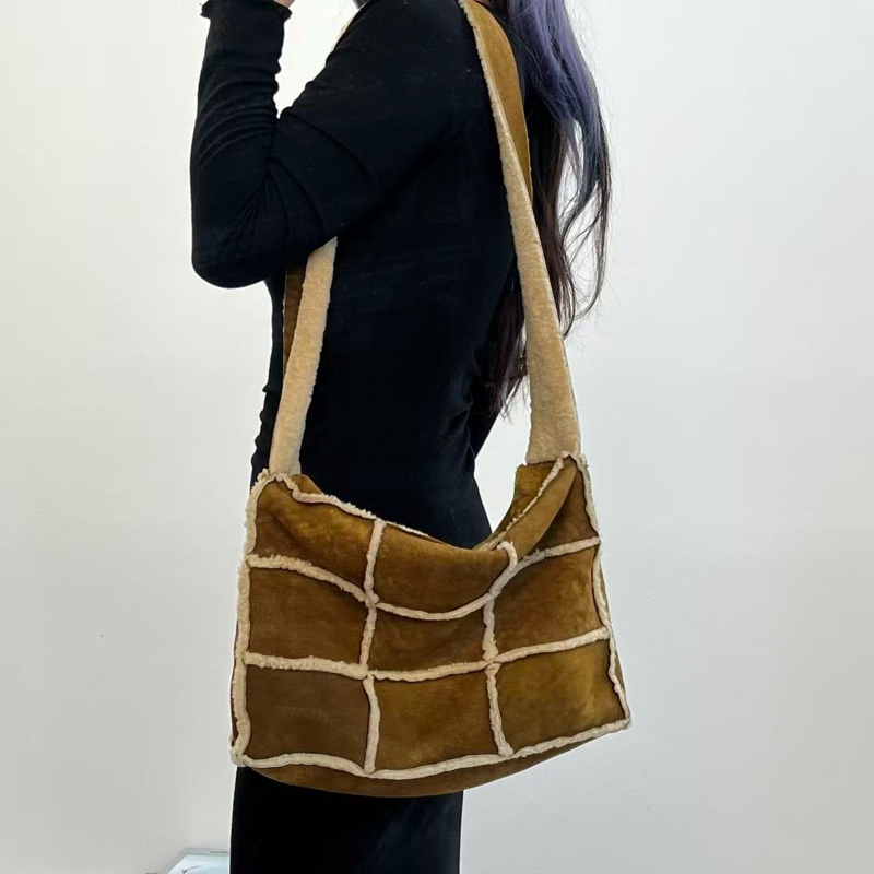 「JL精品代購」香奈兒棕色中古羊羔毛九宮格單肩斜挎托特包-1