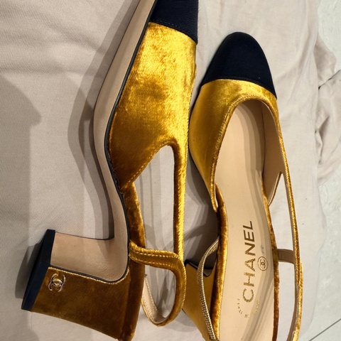 CHANEL香奈兒雙色跟鞋～37 1/2