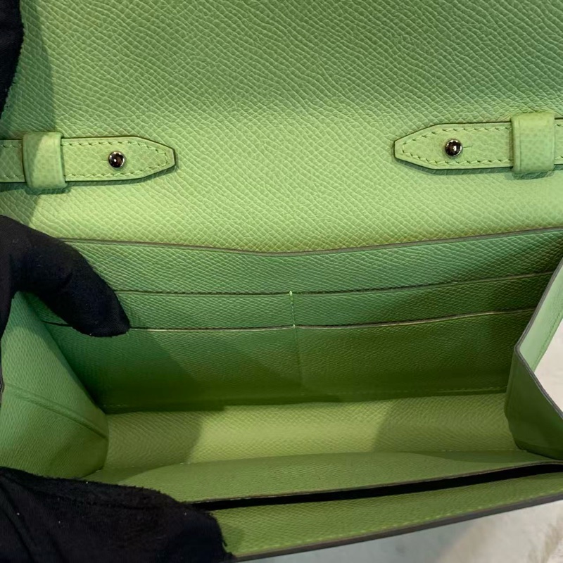 HERMES愛馬仕 Clic16信封包 牛油果綠 銀扣 Ep皮 經典款斜挎單肩包 Y刻 材質:EP皮 顏色:牛油果綠 年份:2020年Y刻 尺寸:長16cm寬1.2cm高14cm-3