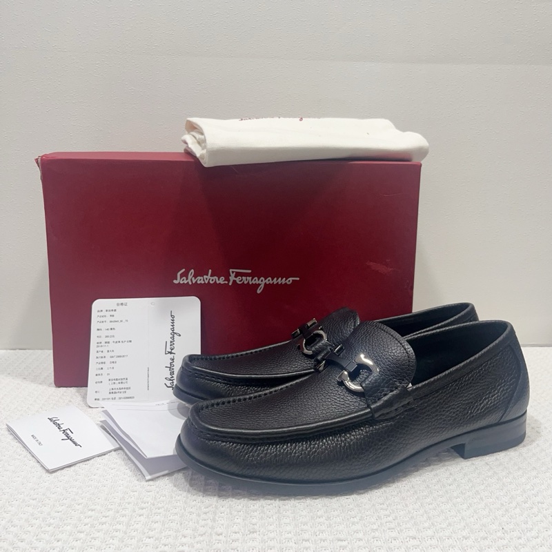 閒置新Salvatore Ferragamo/菲拉格慕黑色馬蹄扣休閒鞋尺寸7碼,40碼,寬度3-0
