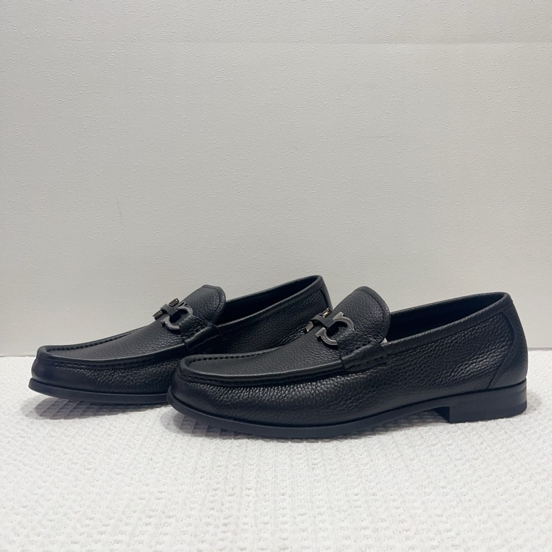 閒置新Salvatore Ferragamo/菲拉格慕黑色馬蹄扣休閒鞋尺寸7碼,40碼,寬度3-1