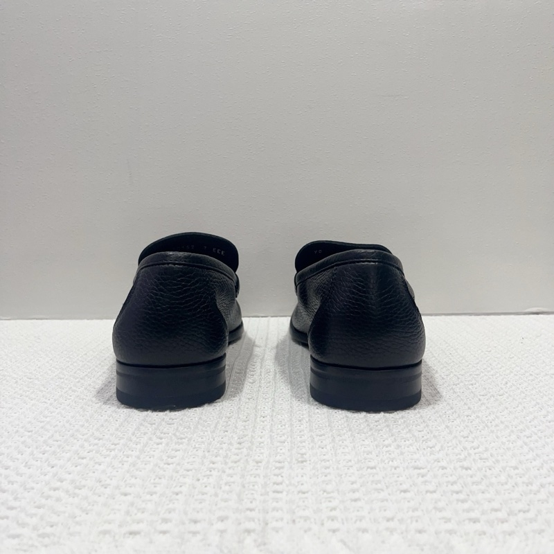 閒置新Salvatore Ferragamo/菲拉格慕黑色馬蹄扣休閒鞋尺寸7碼,40碼,寬度3-3