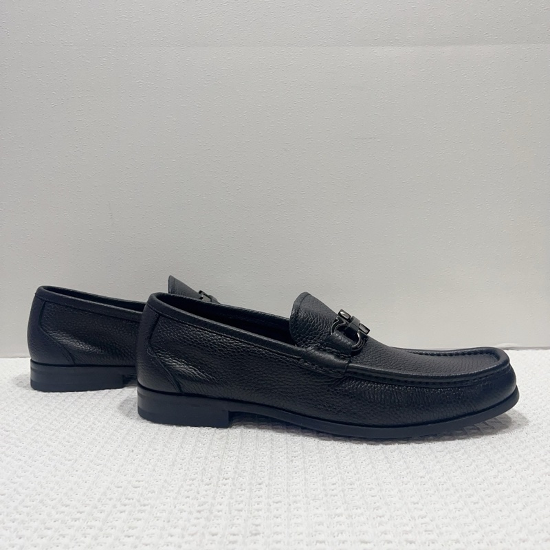 閒置新Salvatore Ferragamo/菲拉格慕黑色馬蹄扣休閒鞋尺寸7碼,40碼,寬度3-4