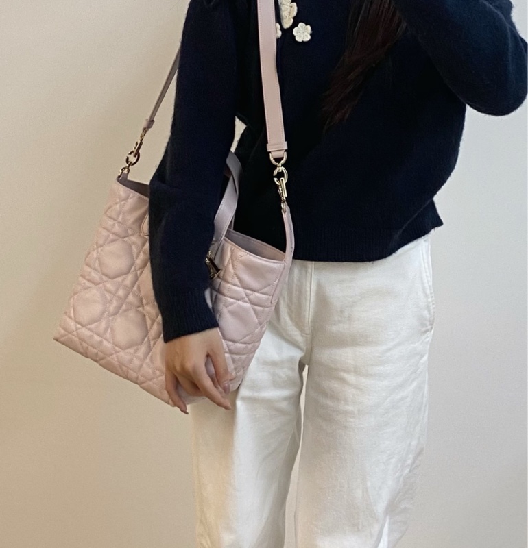 【25年大全套❗️適合送禮✨ 99新】Dior Toujours竪版藤格紋 櫻花粉中號 菜籃子｜手提包｜單肩包-2